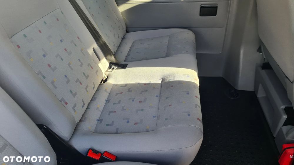 Volkswagen Caravelle - 33