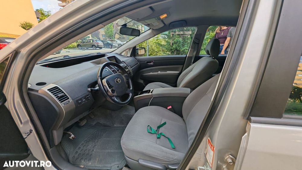 Toyota Prius (Hybrid) Luna - 12