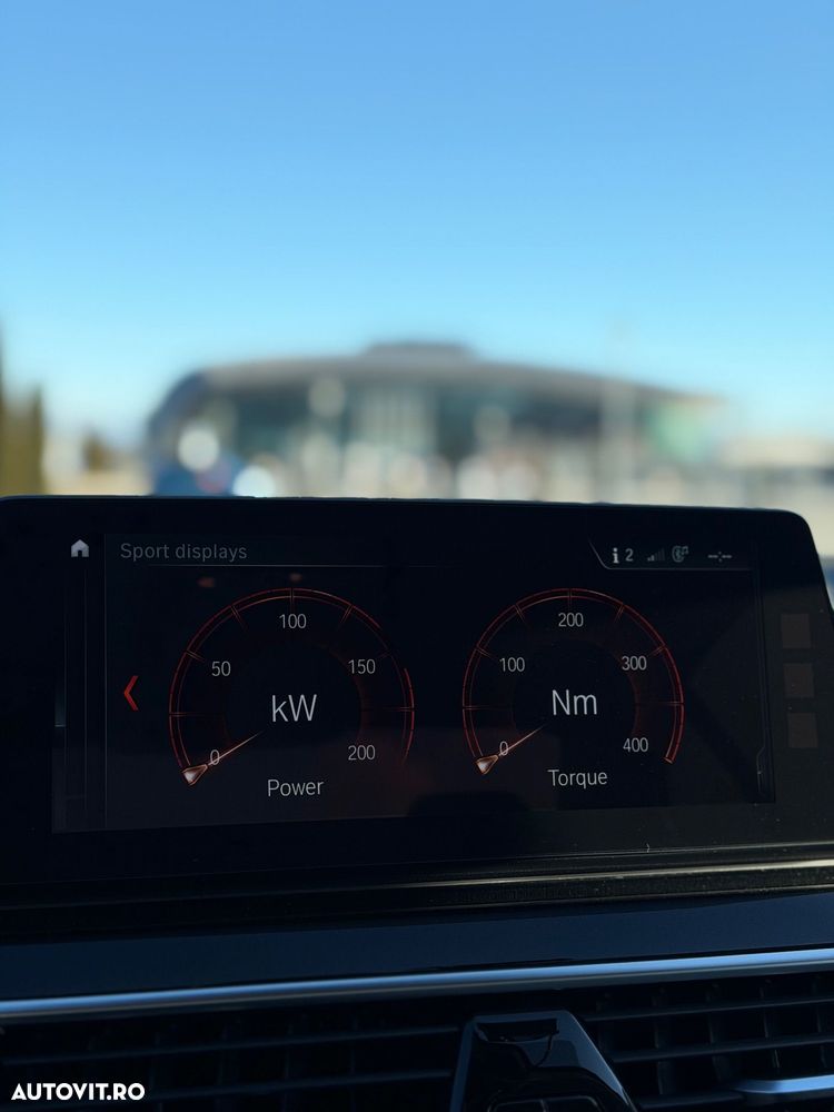 BMW Seria 5 530i xDrive AT - 39