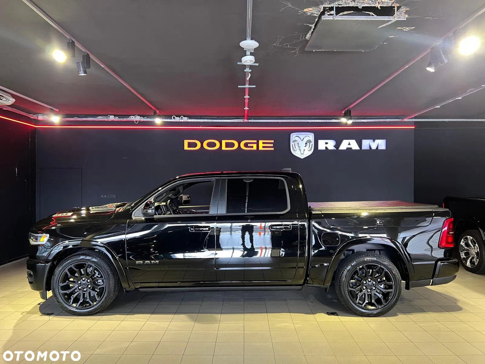 Dodge RAM 1500 5.7 4x4 - 8