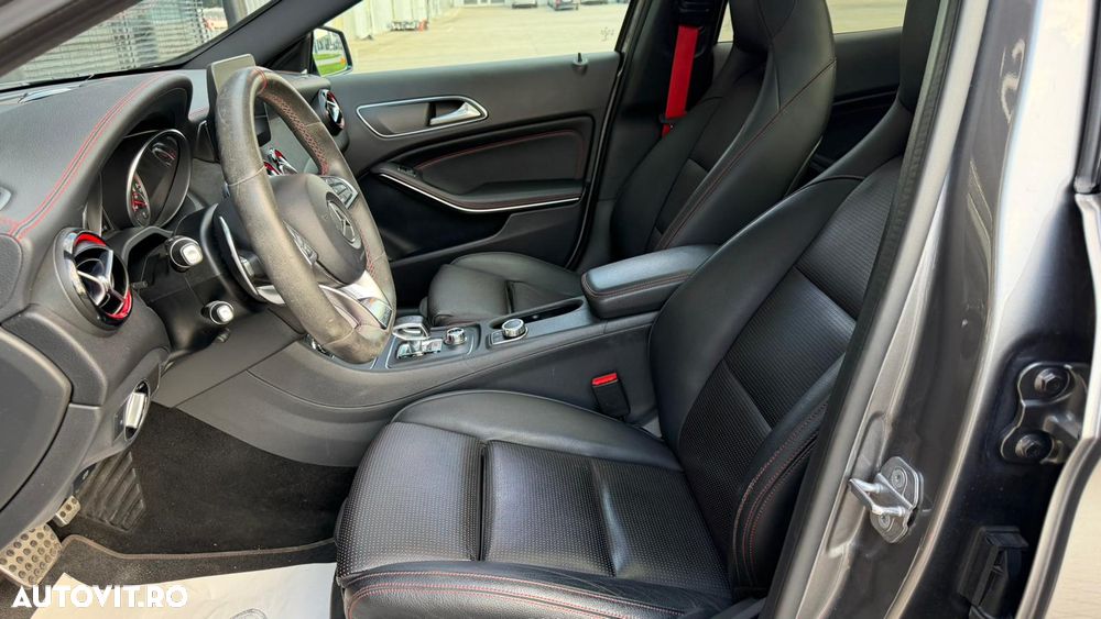 Mercedes-Benz GLA - 10