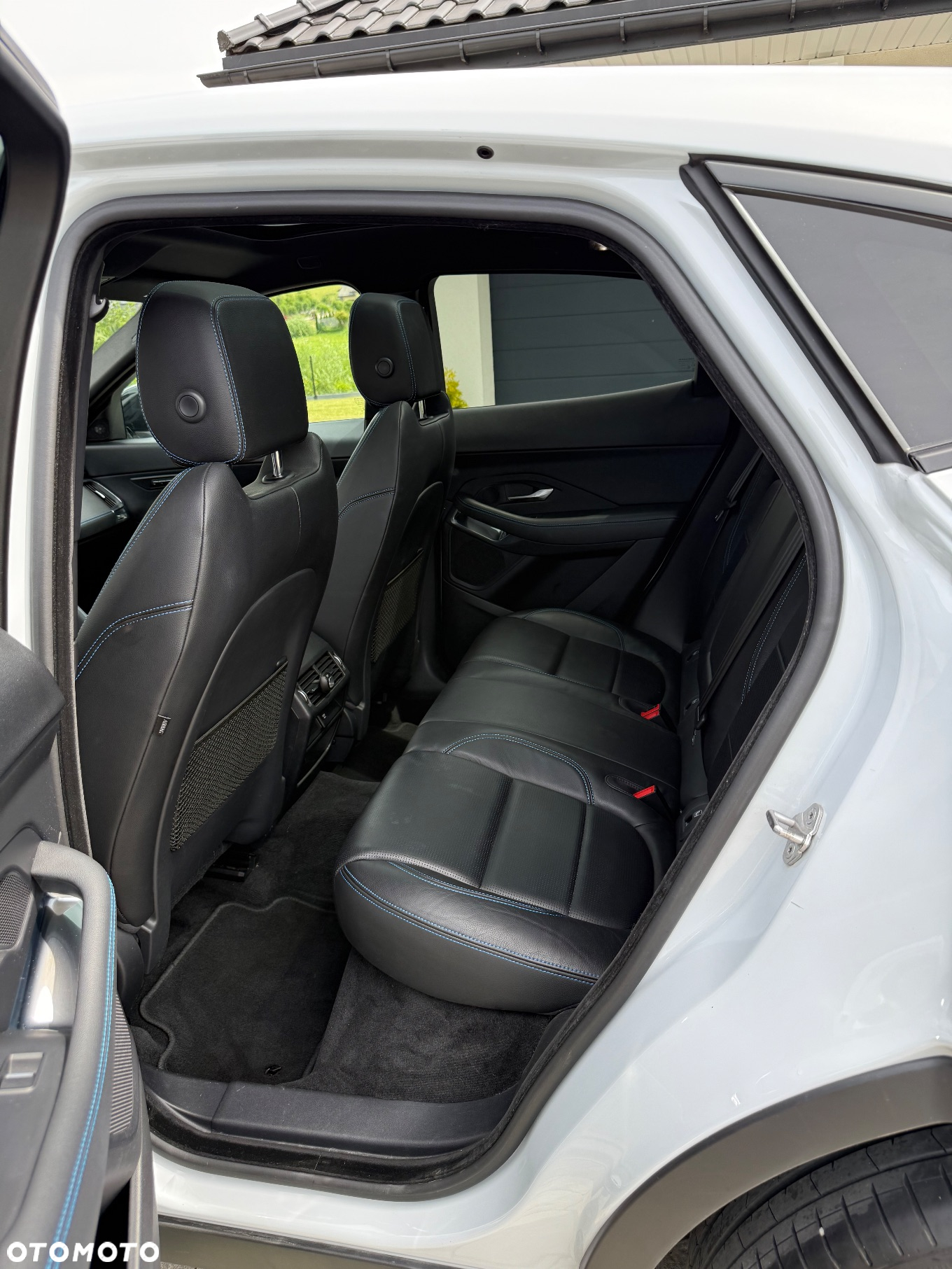 Jaguar E-Pace P250 AWD R-Dynamic SE - 10