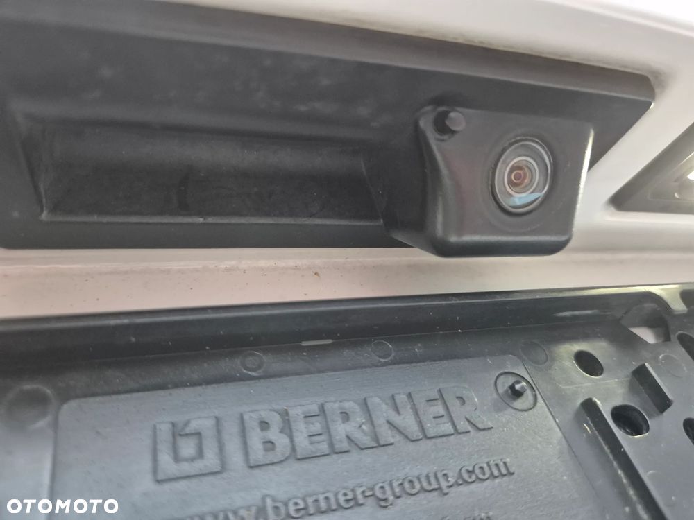 Volkswagen Tiguan 2.0 TDI SCR BlueMotion Technology Sport & Style - 24