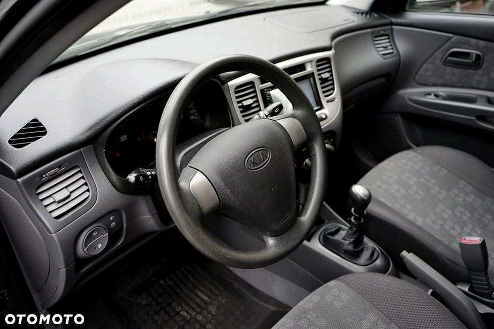 Kia Rio - 14
