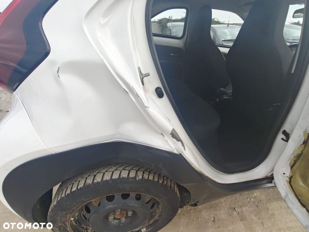 Toyota Aygo X Play - 12