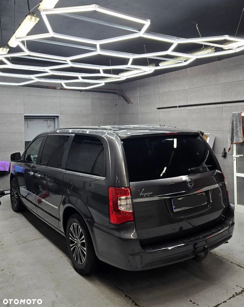 Lancia Voyager 2.8 Multijet 16v S - 4