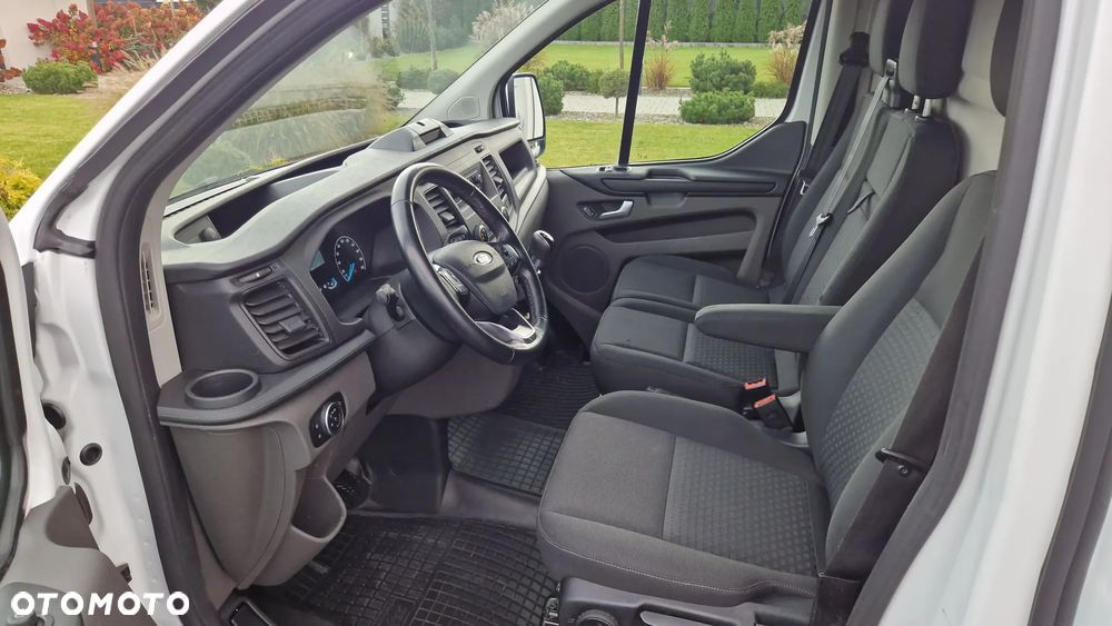 Ford TRANSIT CUSTOM - 9