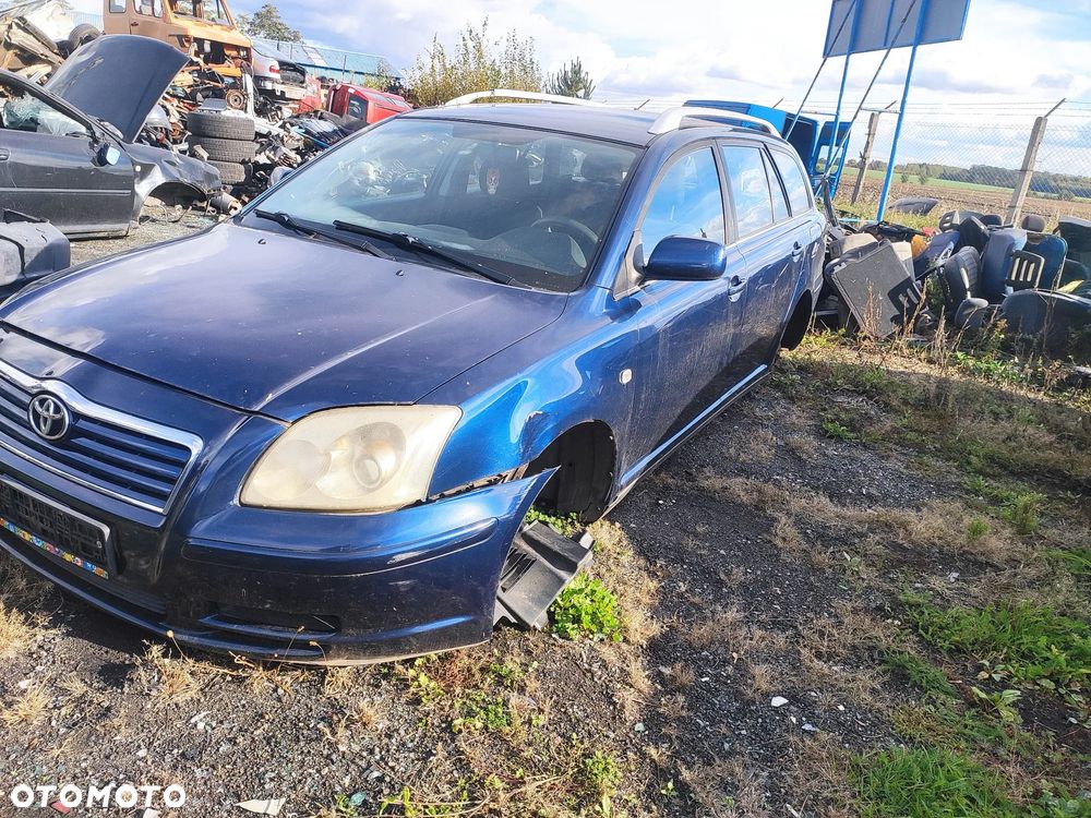 Toyota Avensis t25 kombi 1.8 16v na części - 1
