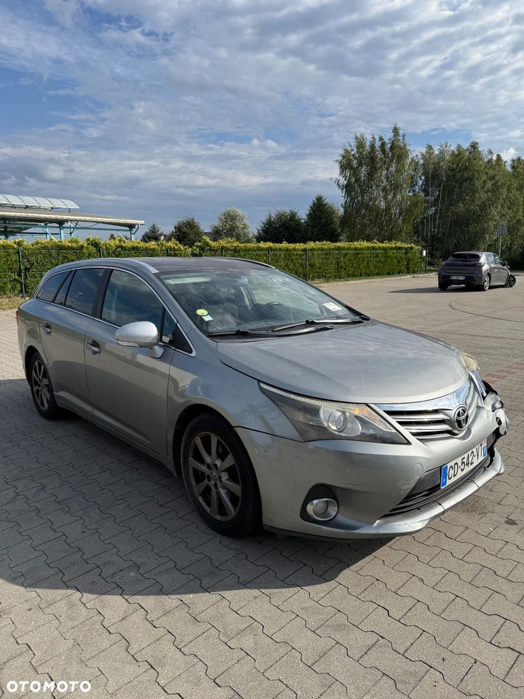 Toyota Avensis - 8