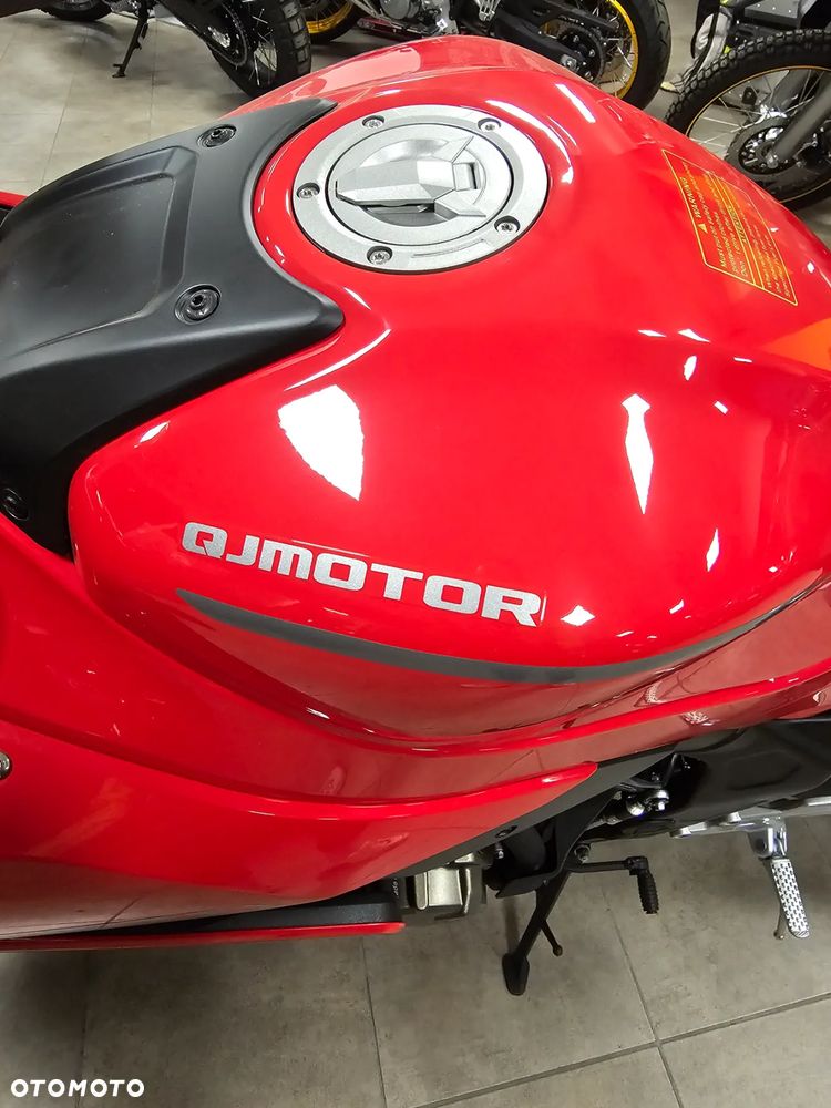 QJMOTOR SRK 800RR - 3