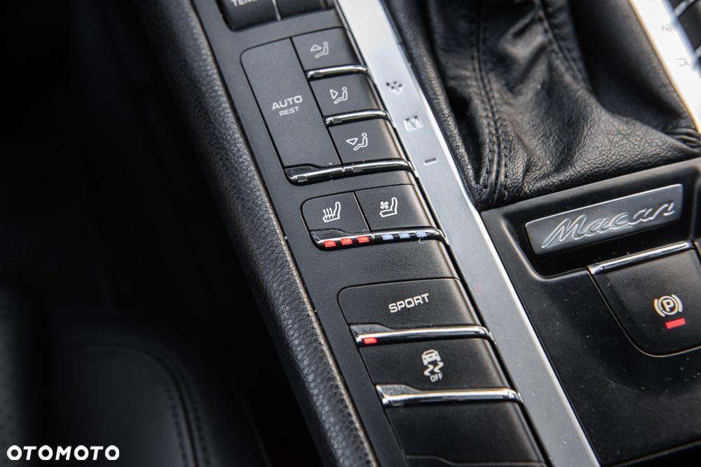 Porsche Macan S - 26