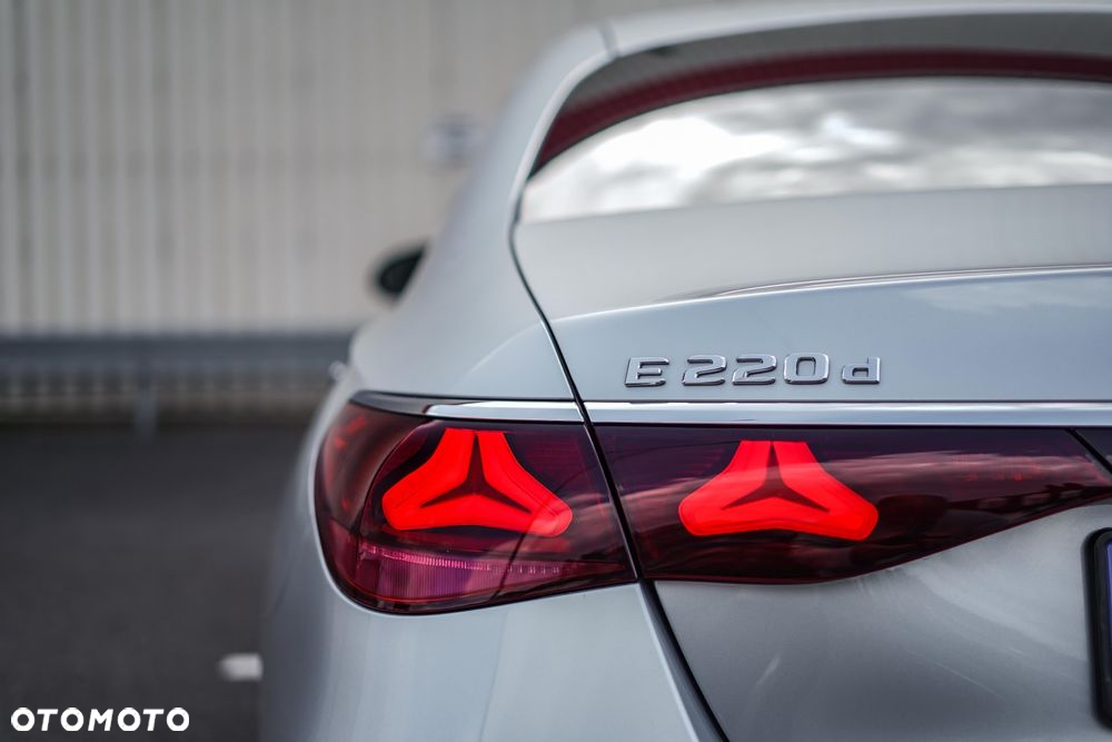 Mercedes-Benz Klasa E 220 d 4-Matic AMG - 22