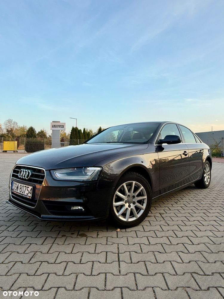 Audi A4 Limousine - 4