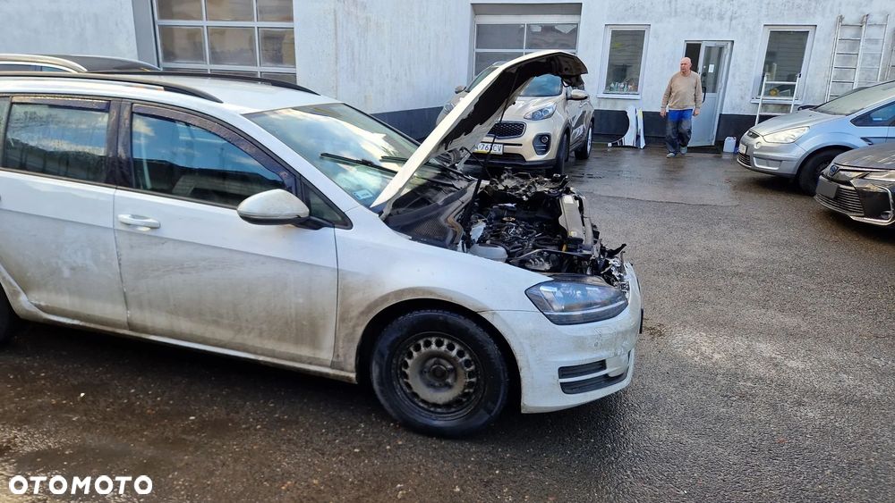 Volkswagen Golf 1.6 TDI BMT Comfortline - 4