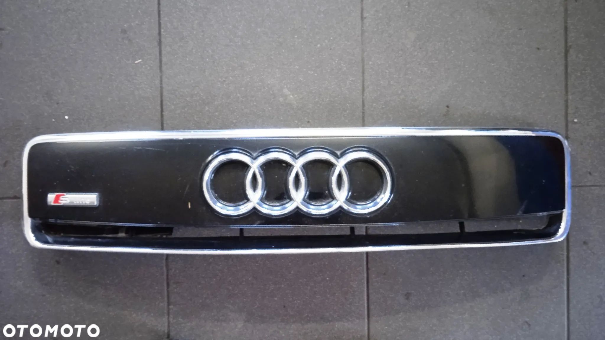 Grill Audi A2 S-line atrapa chłodnicy 8z0010183d - 1