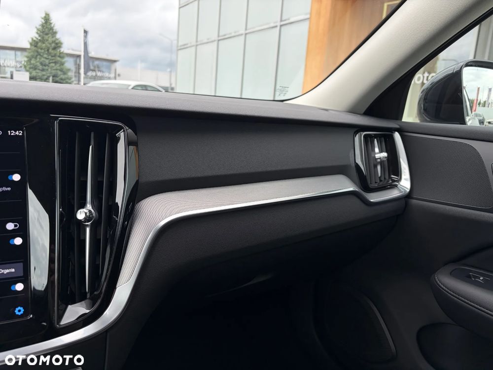 Volvo V60 B4 B Plus Dark - 18