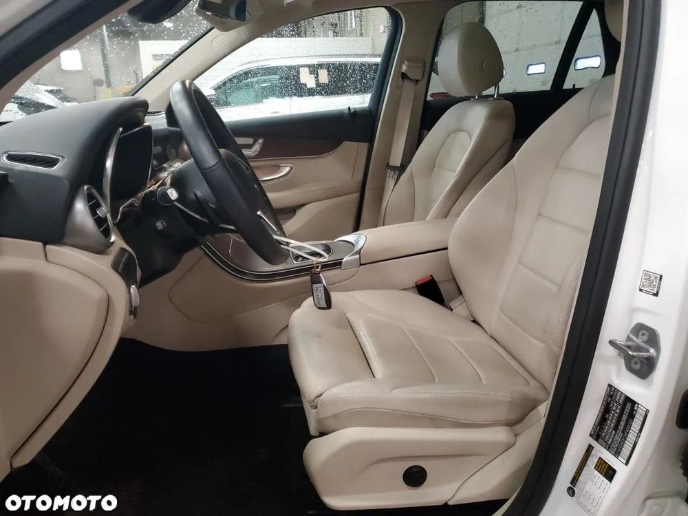 Mercedes-Benz GLC 300 4Matic 9G-TRONIC - 8