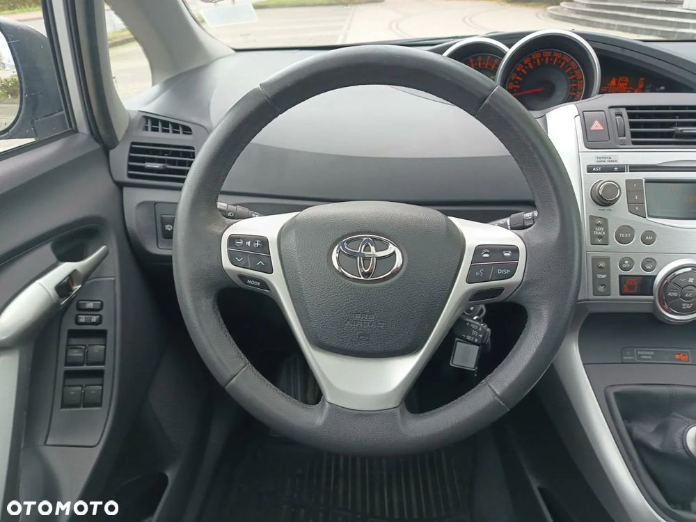 Toyota Verso 1.8 Premium 7os - 10