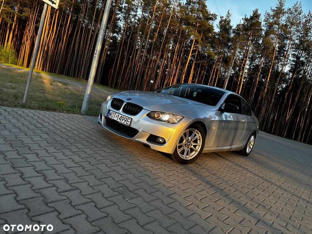 BMW Seria 3 320i - 4