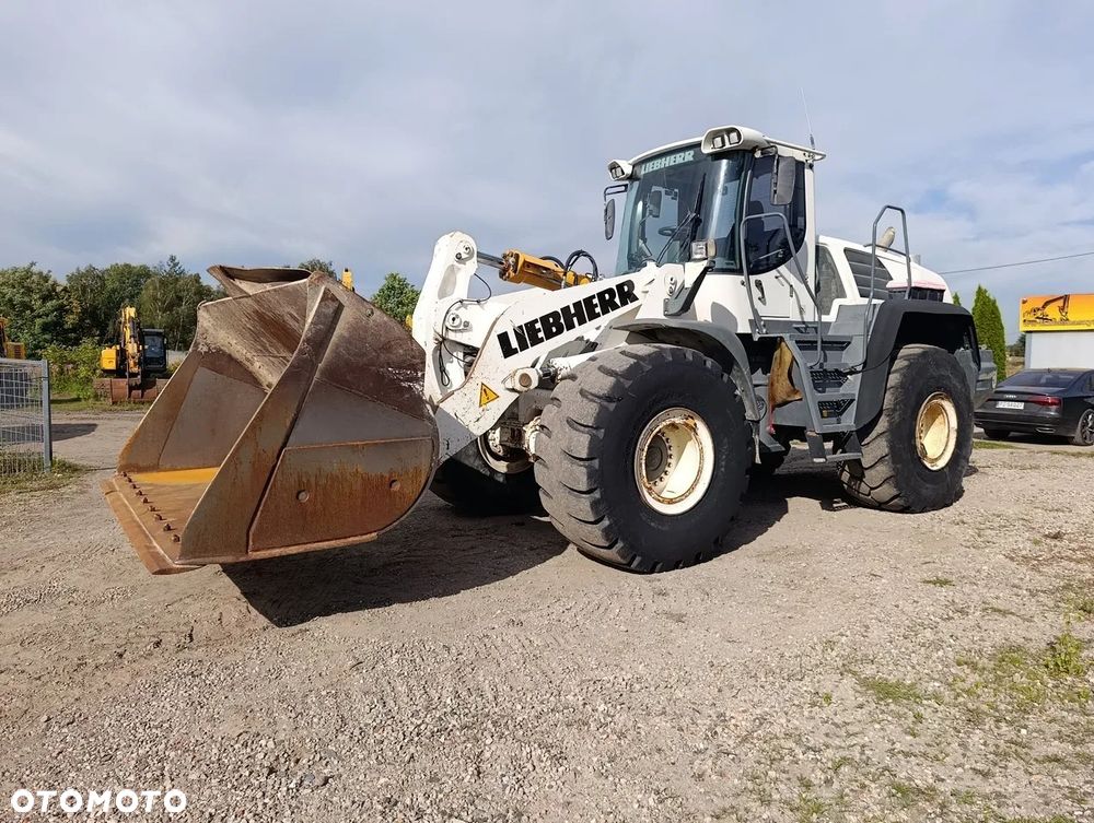 Liebherr L 566 - 2