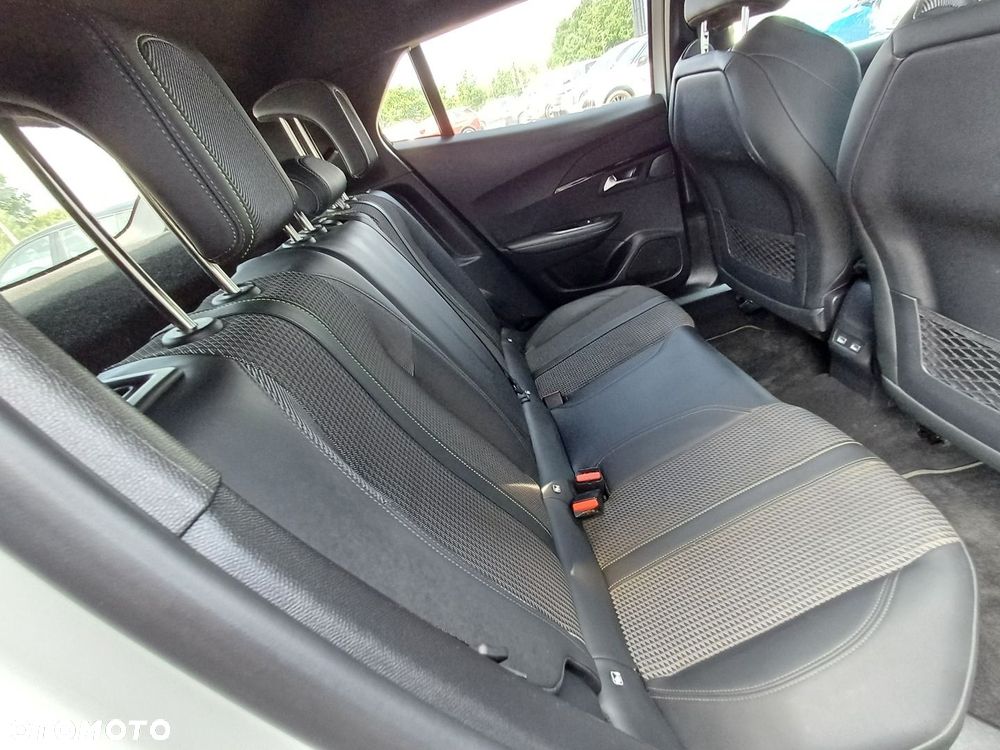 Peugeot 2008 1.2 PureTech GT S&S EAT8 - 32