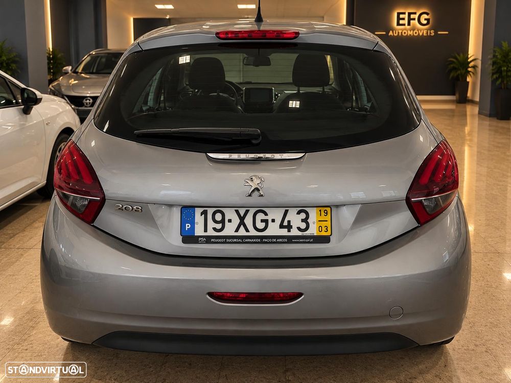 Peugeot 208 - 5