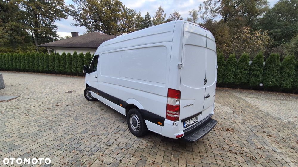 Mercedes-Benz Sprinter - 2