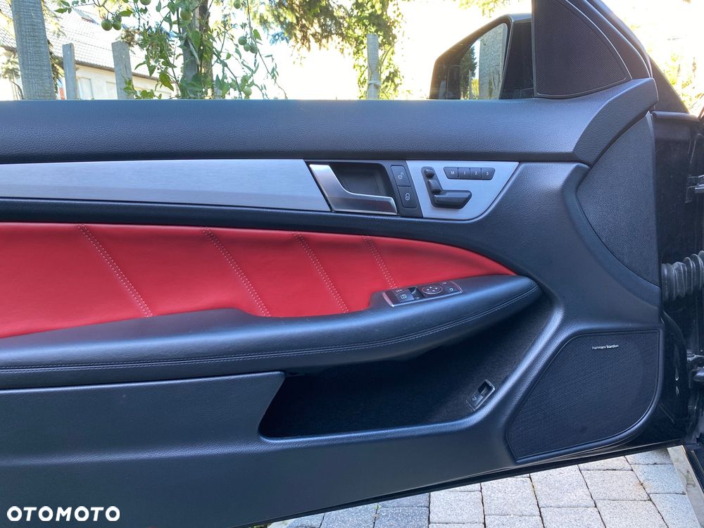 Mercedes-Benz Klasa C 250 CGI BlueEff Sport - 25