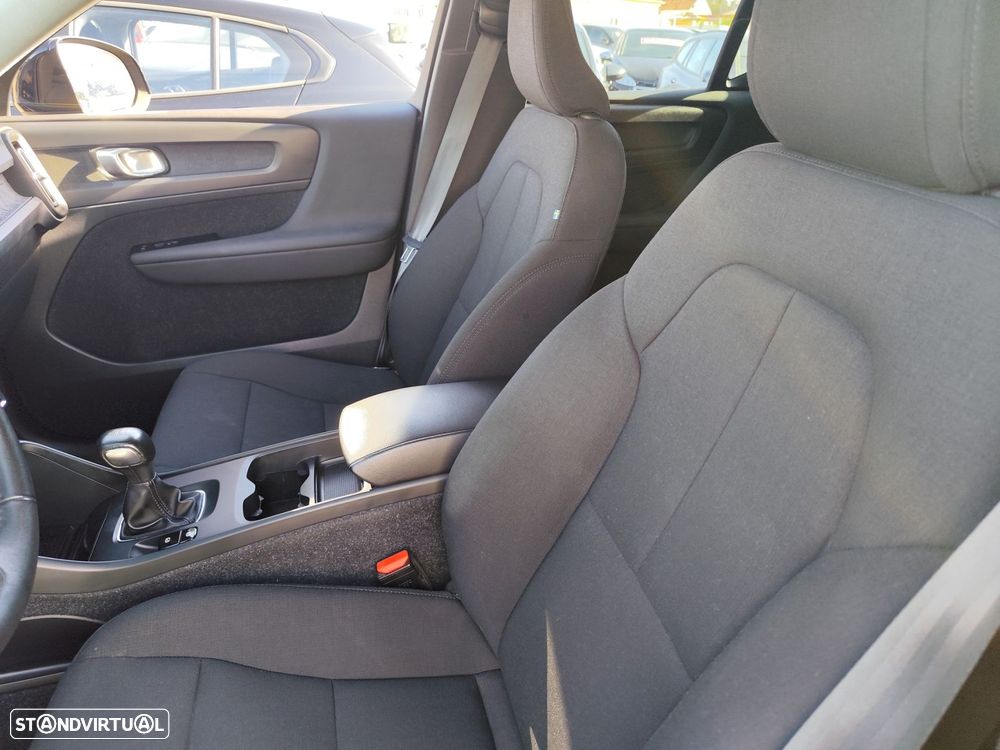 Volvo XC 40 1.5 T2 Momentum - 10