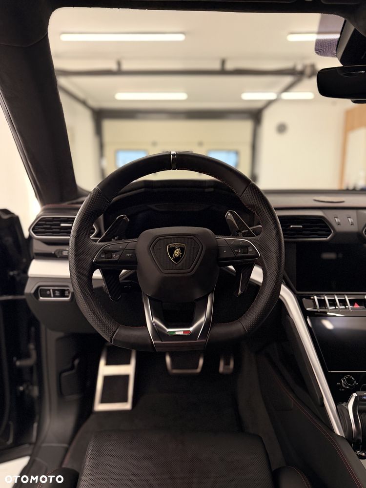 Lamborghini Urus Standard - 11