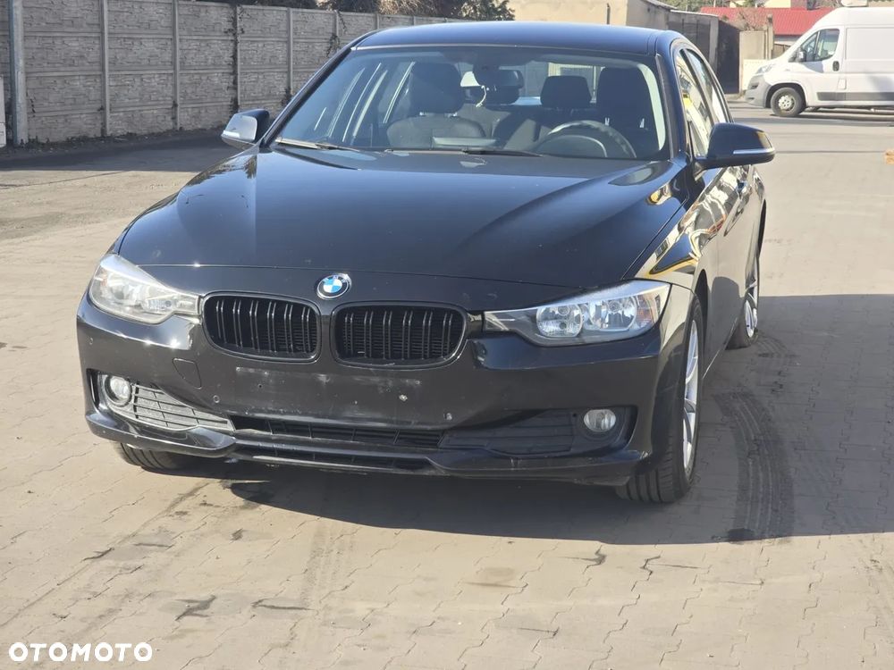 BMW Seria 3 318d - 9