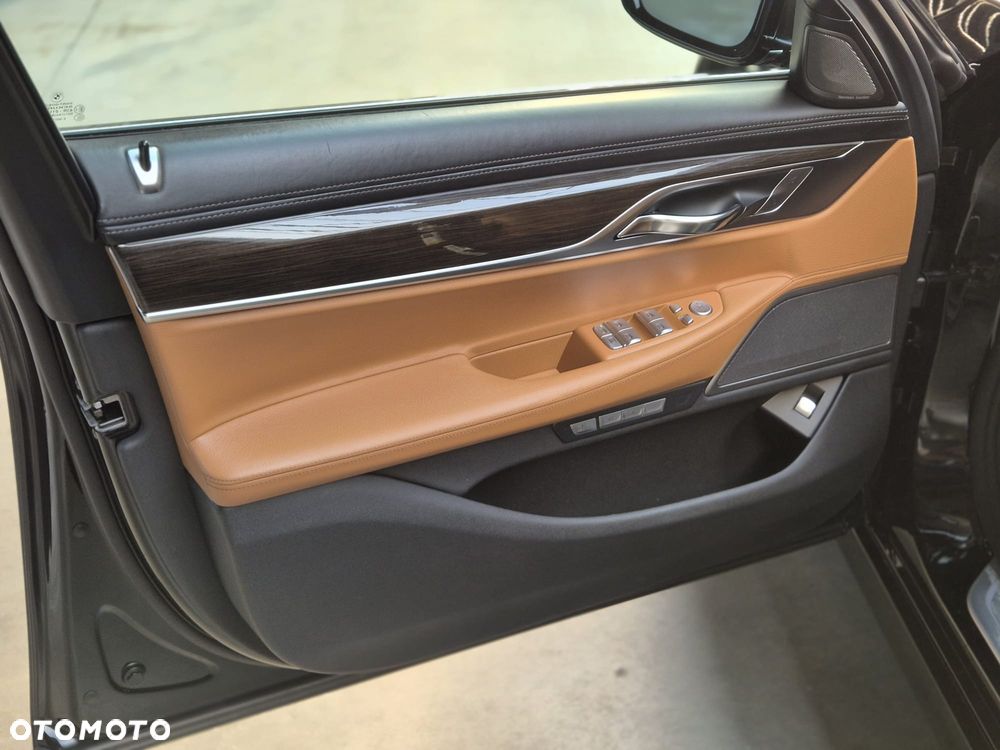 BMW Seria 7 - 31