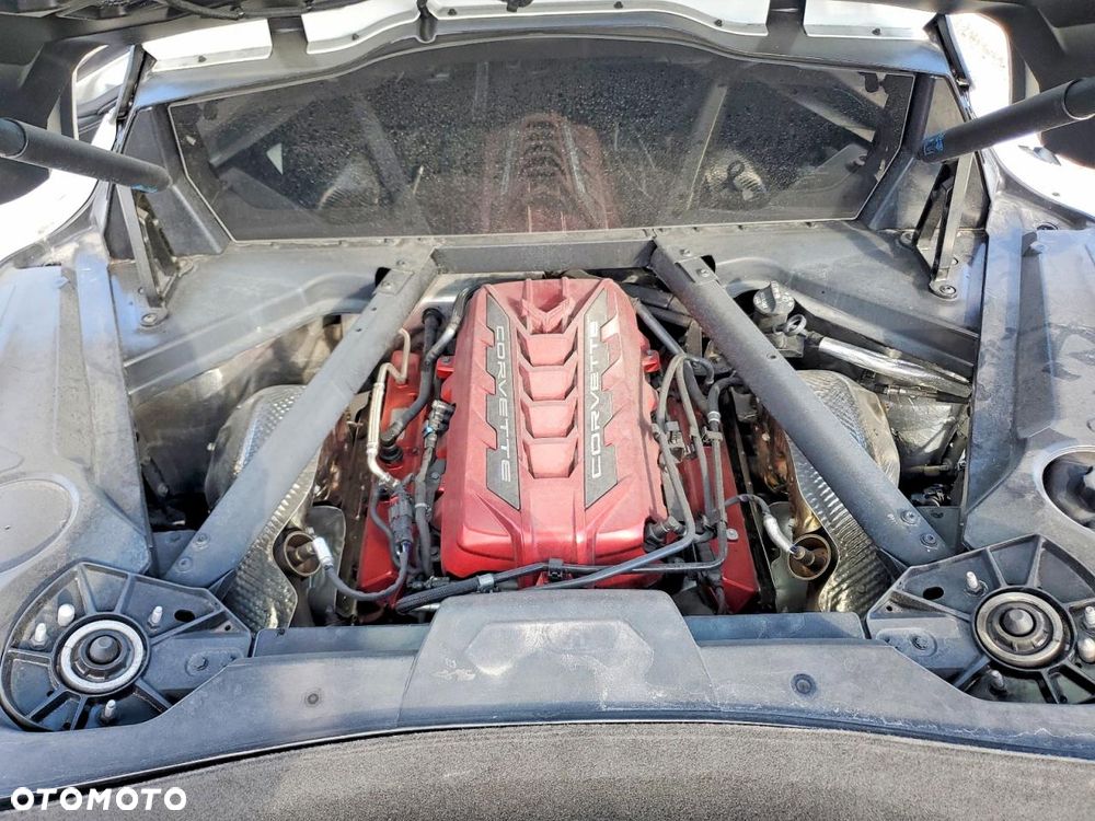 Chevrolet Corvette - 12