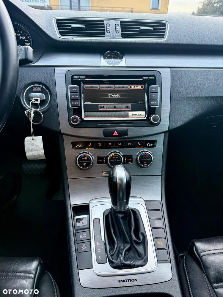 Volkswagen Passat Variant 2.0 TDI 4Motion DSG BlueMotion Tech R-Line - 30