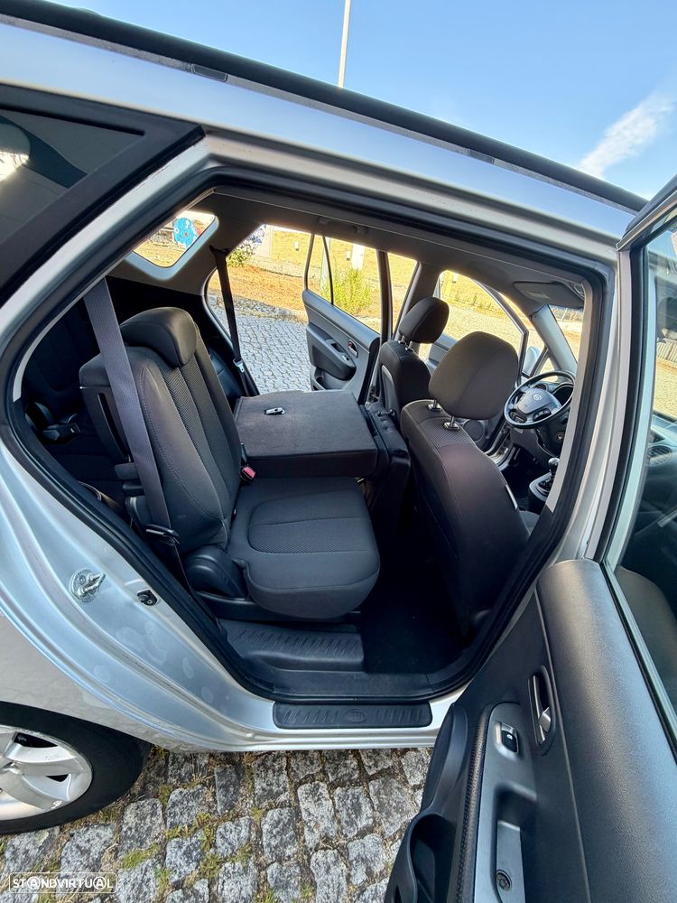 Kia Carens 2.0 CRDi EX - 20