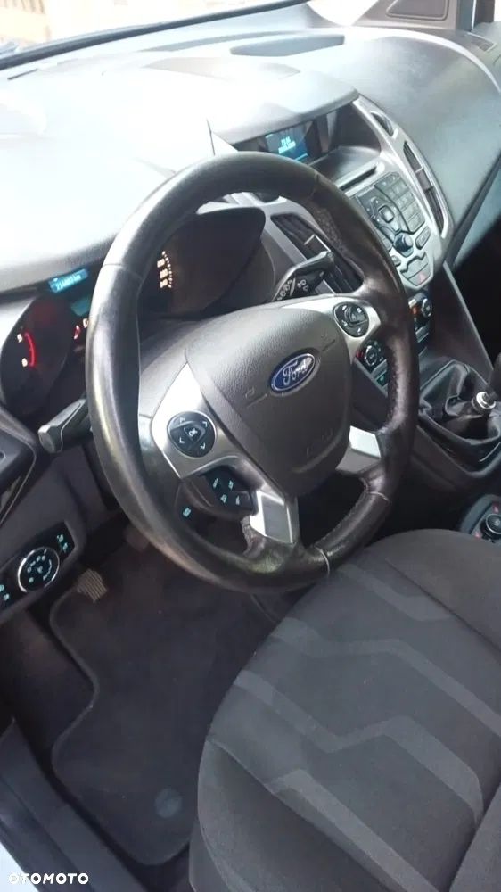 Ford Transit Connect - 19