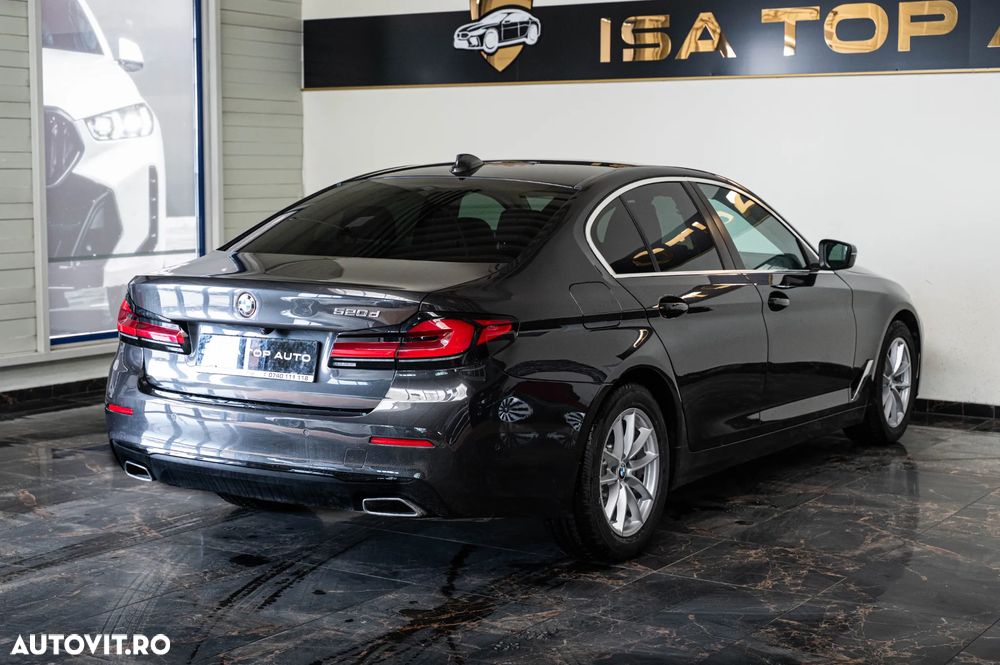 BMW Seria 5 520d Aut. Luxury Line - 35
