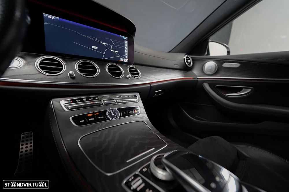 Mercedes-Benz E 300 de AMG Line - 22