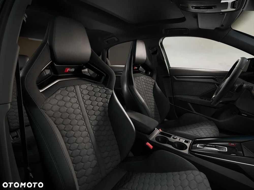 Audi RS3 Limousine - 9