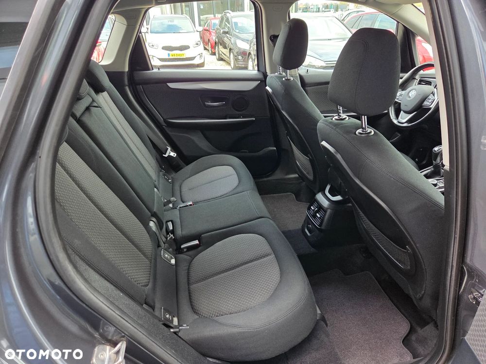 BMW Seria 2 218i Advantage - 11