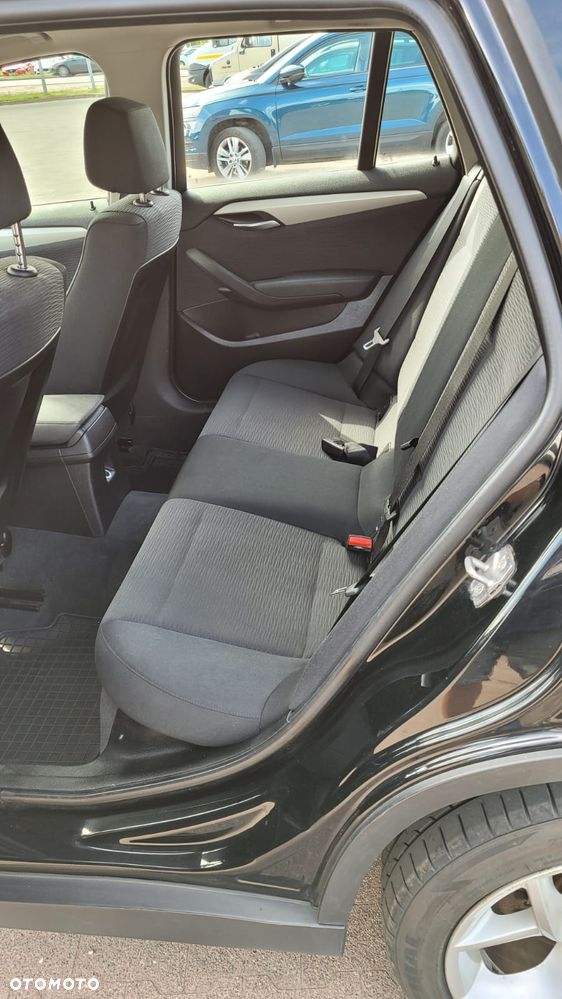 BMW X1 sDrive18d - 11