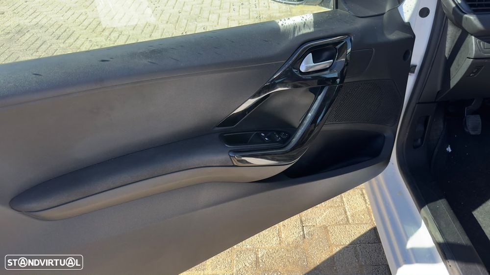 Peugeot 208 1.4 HDi Active - 22