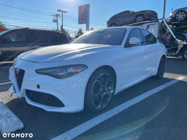 Alfa Romeo Giulia 2.0 Turbo 16V AT8-Q4 Veloce Ti - 1