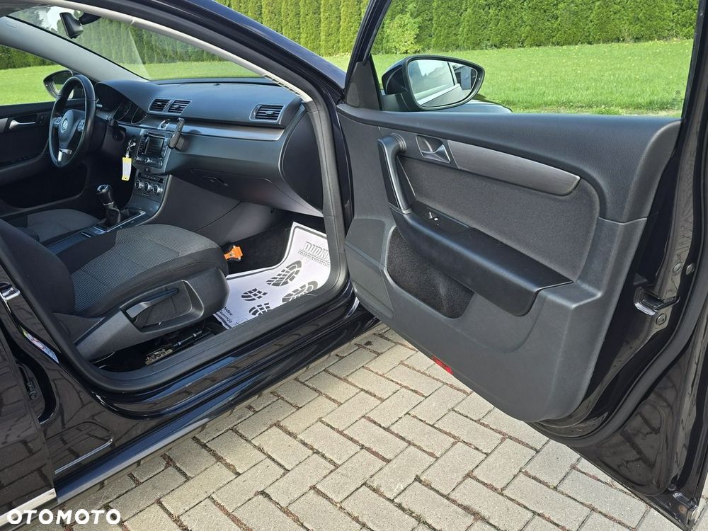 Volkswagen Passat - 27