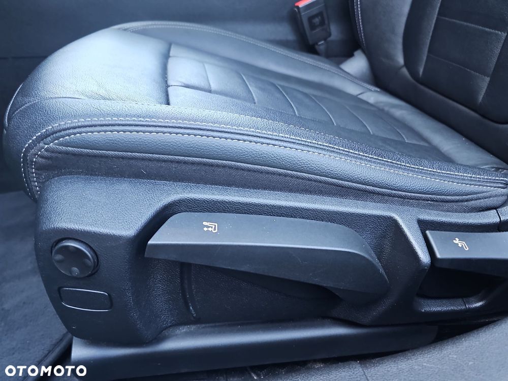 BMW Seria 3 320d Luxury Line - 24
