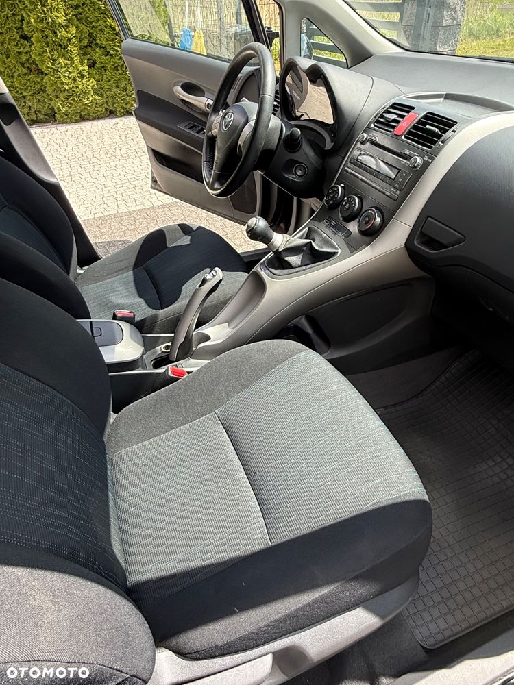Toyota Auris - 16