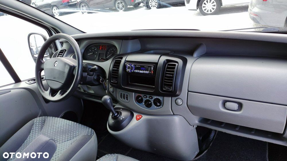 Renault Trafic - 26