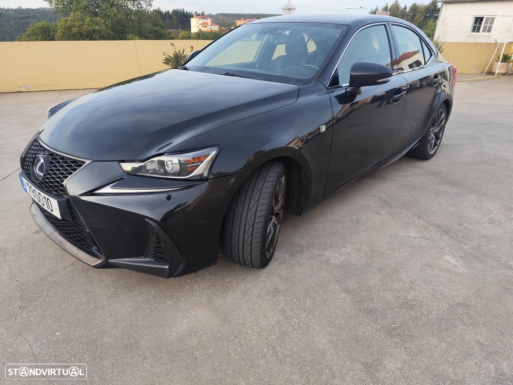 Lexus IS 300H F Sport - 1