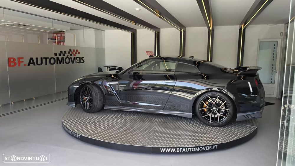 Nissan GT-R Prestige Edition - 15