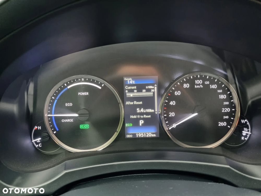 Lexus IS 300h Luxury Line - 13